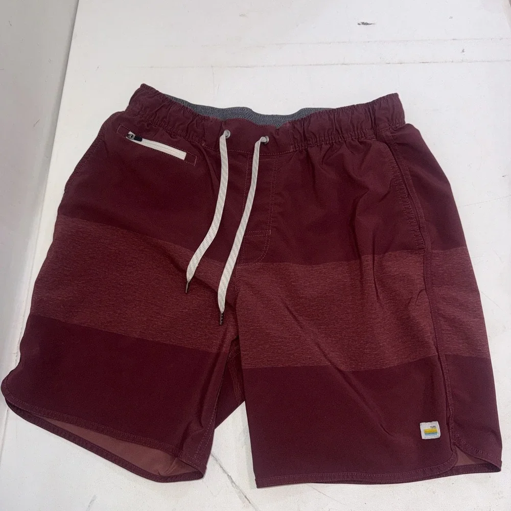 Vuori Banks Red Striped Coastal Gorpcore Activewear Board Scallop Shorts Medium